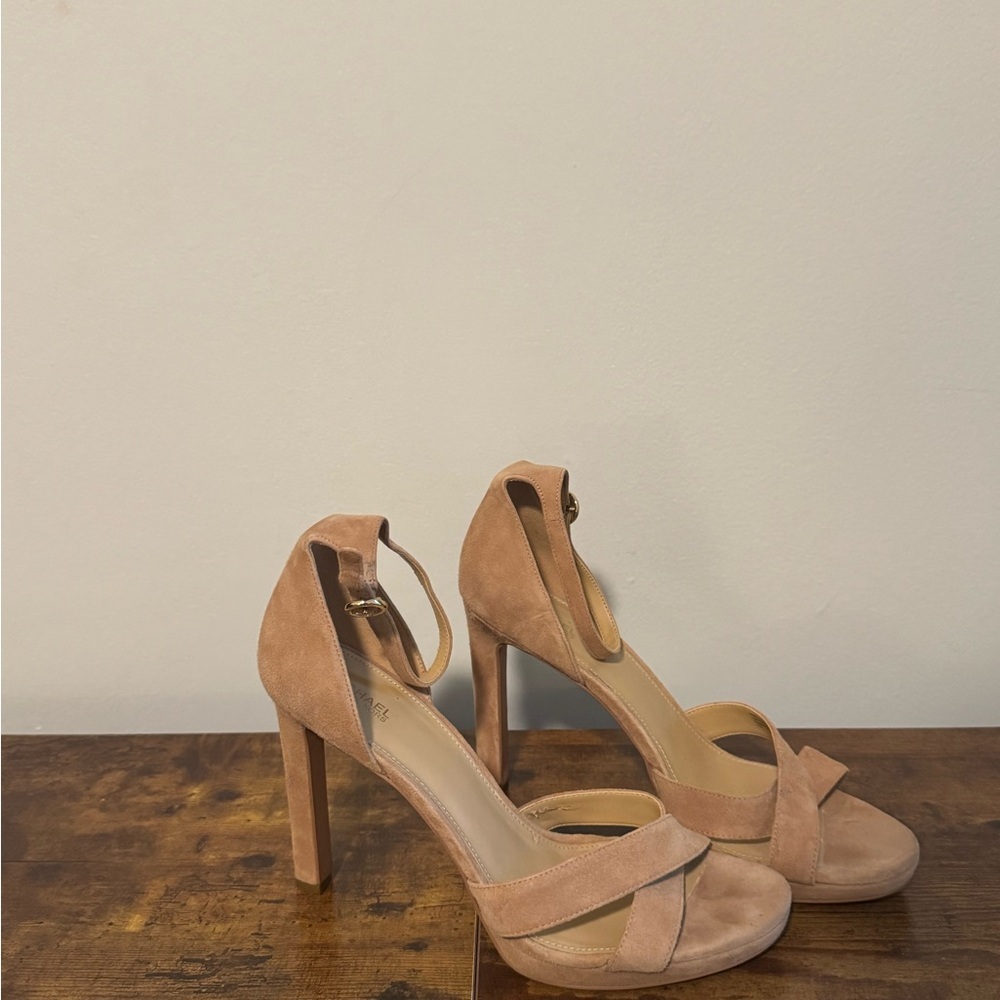 ❤️‍🔥❤️‍🔥 Michael Kors Tan High Heel Sandals